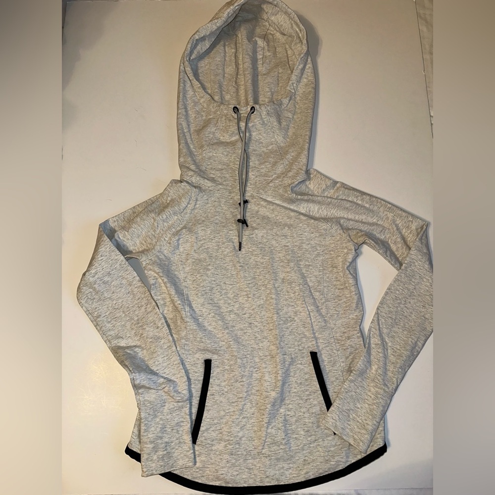 Athleta Sentry Cowl Neck Hoodie Gray Women’s XS Kangaroo Pocket Thumb Holes